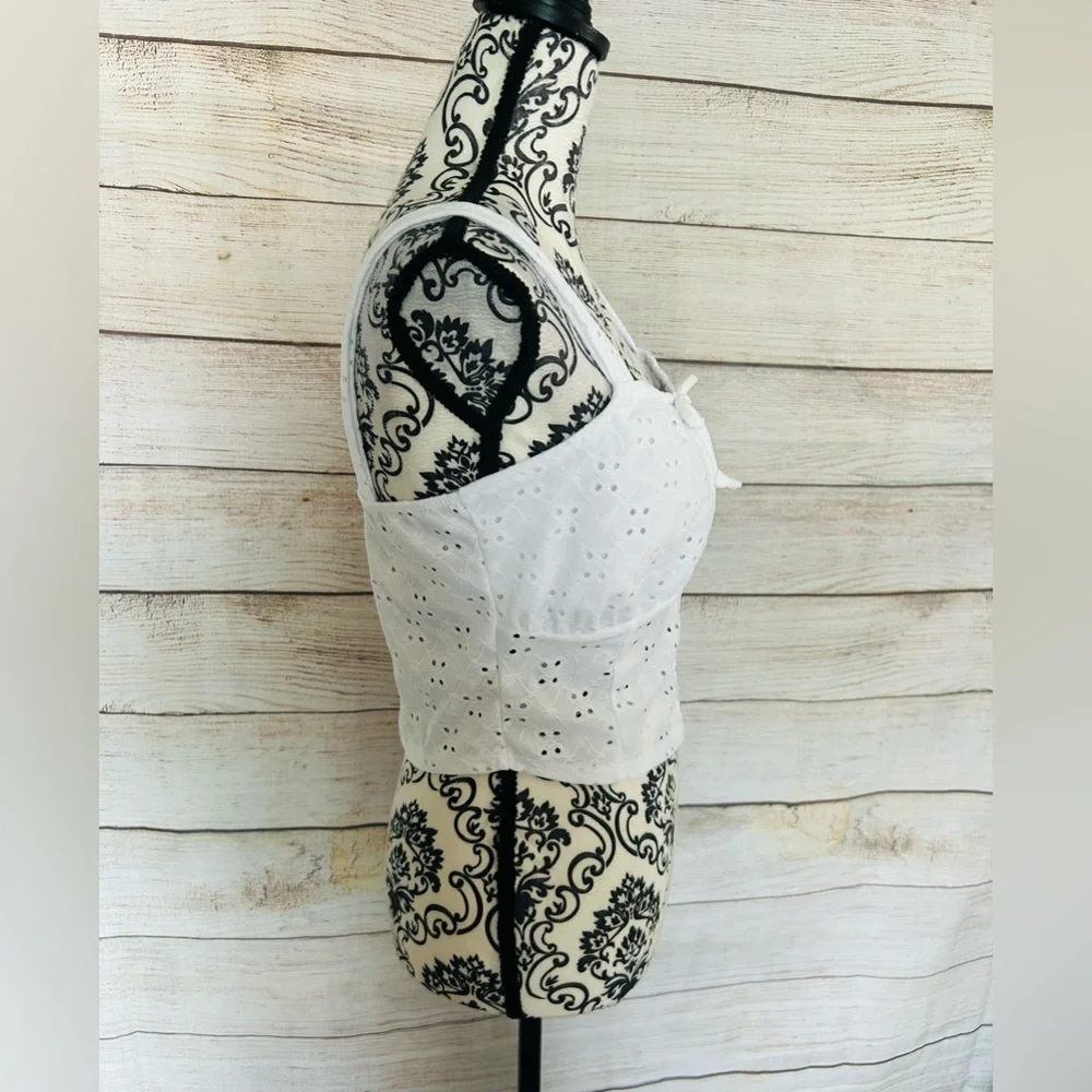 Rue21 Women’s White Eyelet Cropped Sweetheart Neck Tie Tank Top Size XL NWT - Picture 4 of 11